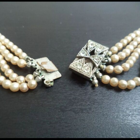 VINTAGE ART DECO GLASS PEARL 4 STRAND 16 1/4" NECKLACE - Picture 2 of 2